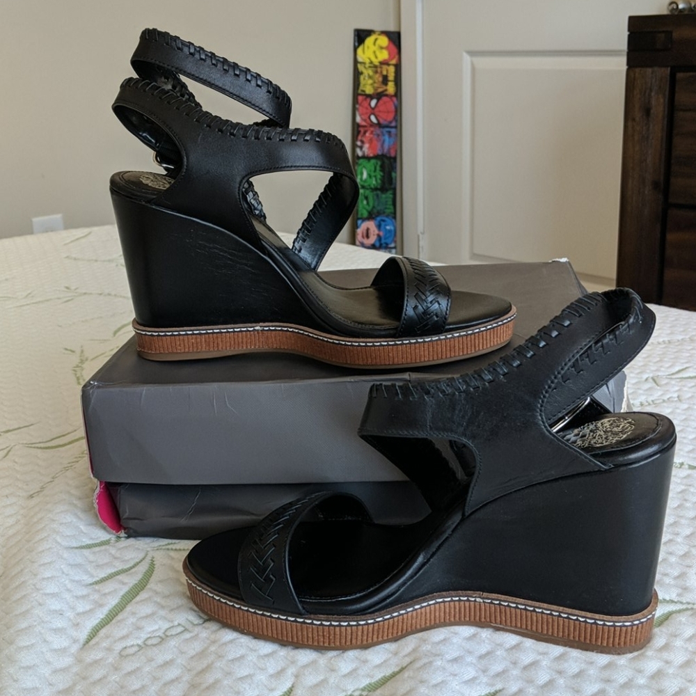 VINCE CAMUTO WEDGES